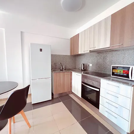 Ocean Breeze 1 Bedroom Apartment, Mirador Paraiso Pp18
